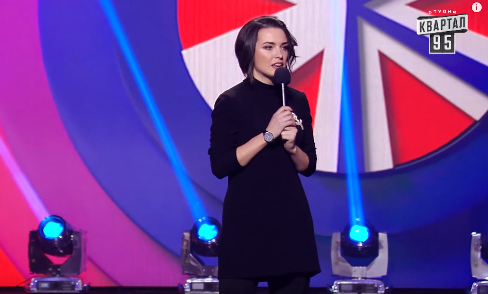 Стендап по-закарпатськи від Валерії Мандзюк: як дівчина жартувала у "Жіночому кварталі" У новому випуску "Жіночого кварталу" дівчина із Закарпаття Валерія Мандзюк розповіла про свою сім’ю