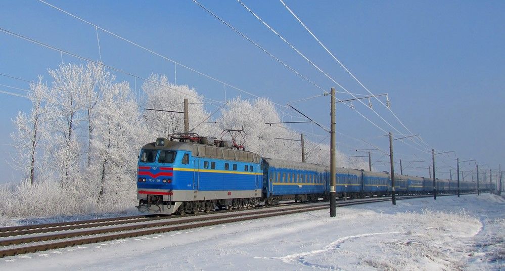 ФОТО: з Інтернету не відноситься до даного матеріалу Пасажирський потяг Рахів-Київ простояв кілька годин у полі на Тернопільщині