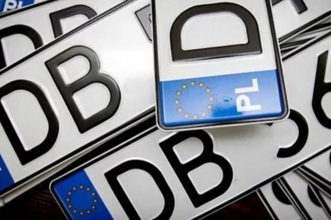 Українцям пояснили, чому виникають затримки в оформленні "євроблях" У Державній фіскальній службі пояснили, чому виникають затримки в оформленні "євроблях"