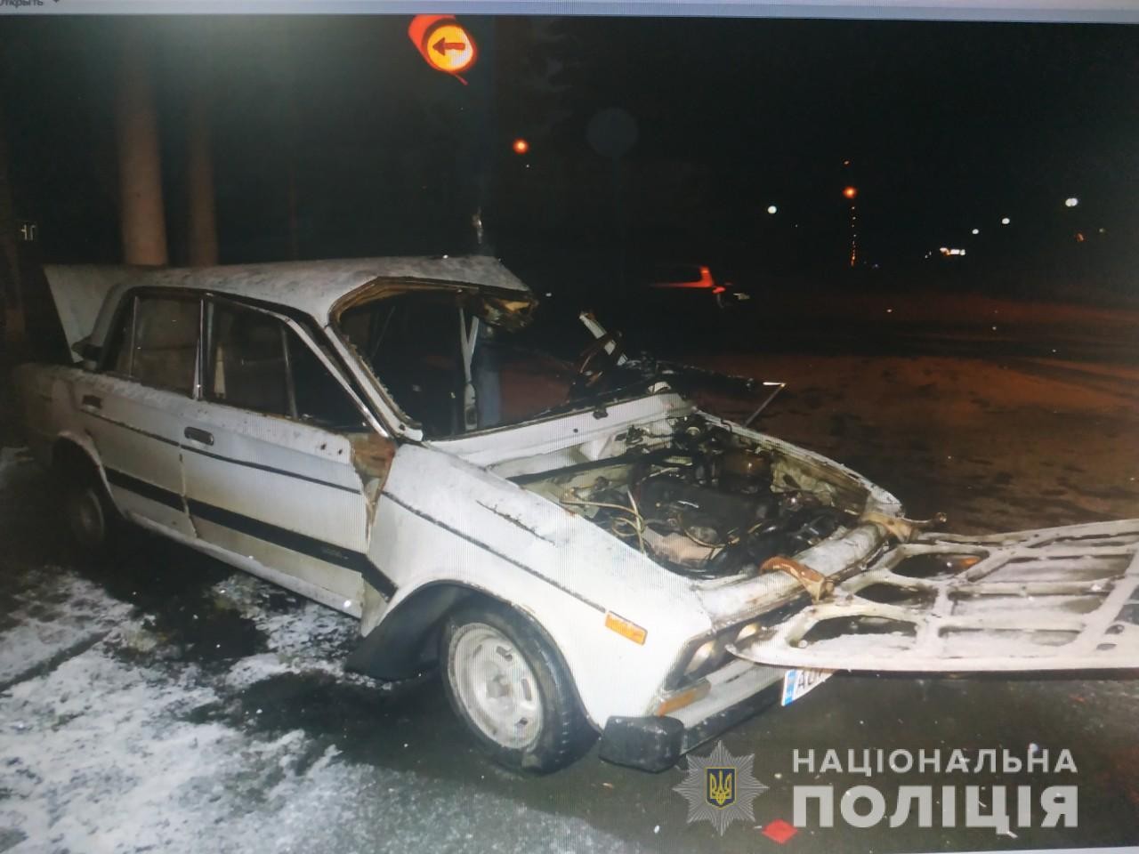 Авто їхало на чималій швидкості: подробиці нічної ДТП Авто їхало на чималій швидкості: подробиці нічної ДТП в Ужгороді