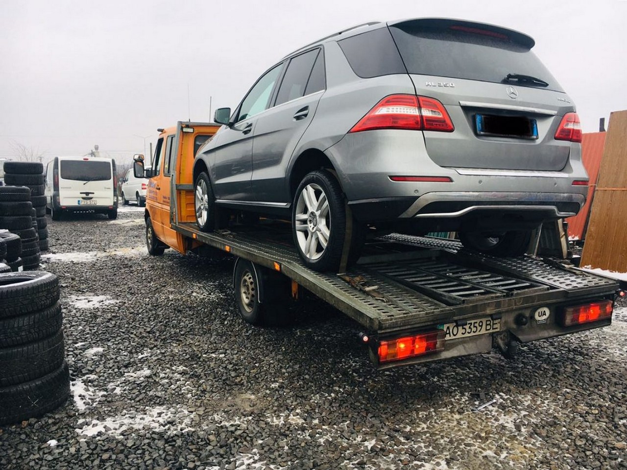Водіїв попереджають про небезпеку на трасі "Київ-Чоп" Водіїв попереджають про небезпеку на трасі "Київ-Чоп" у межах Свалявського району
