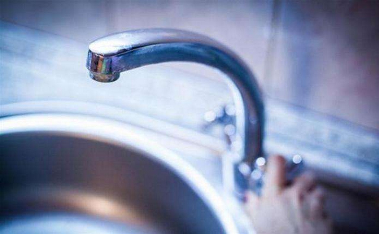 Більше тижня без води: люди розповіли про свої проблеми Більше тижня без води: жителі Сваляви розповіли про свої проблеми