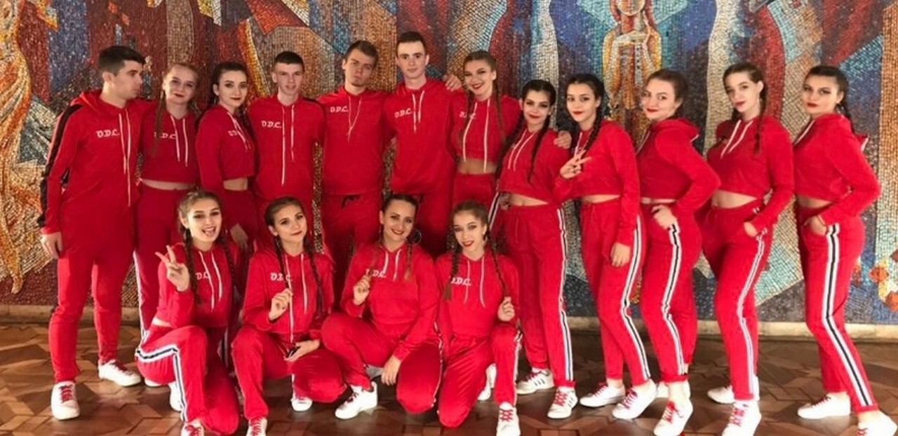 Закарпатські танцюристи перемогли у міжнародному онлайн-конкурсі Танцювальний колектив із Закарпаття переміг на міжнародному конкурсі Golden Time Online Chicago 2018
