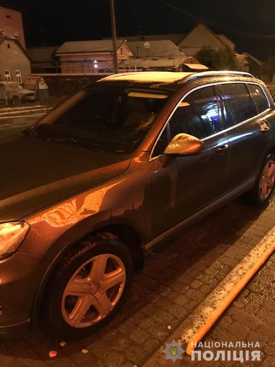 Ужгородець на "Volkswagen Touareg" наробив біди в Оноківцях Ужгородець на "Volkswagen Touareg" наробив біди в Оноківцях