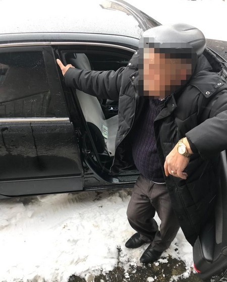 Начальника житлово-комунального господарства районної ради впіймали на великому хабарі Начальника житлово-комунального господарства районної ради впіймали на великому хабарі