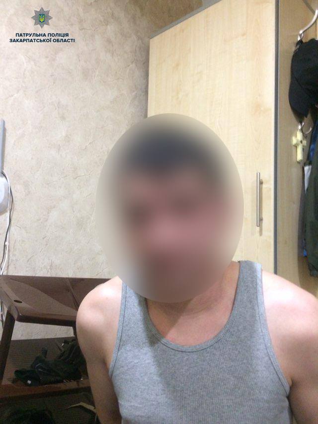 В Ужгороді чоловік незаконно позбавив волі дівчину, яка роздавала буклети В Ужгороді чоловік незаконно позбавив волі дівчину, яка роздавала буклети