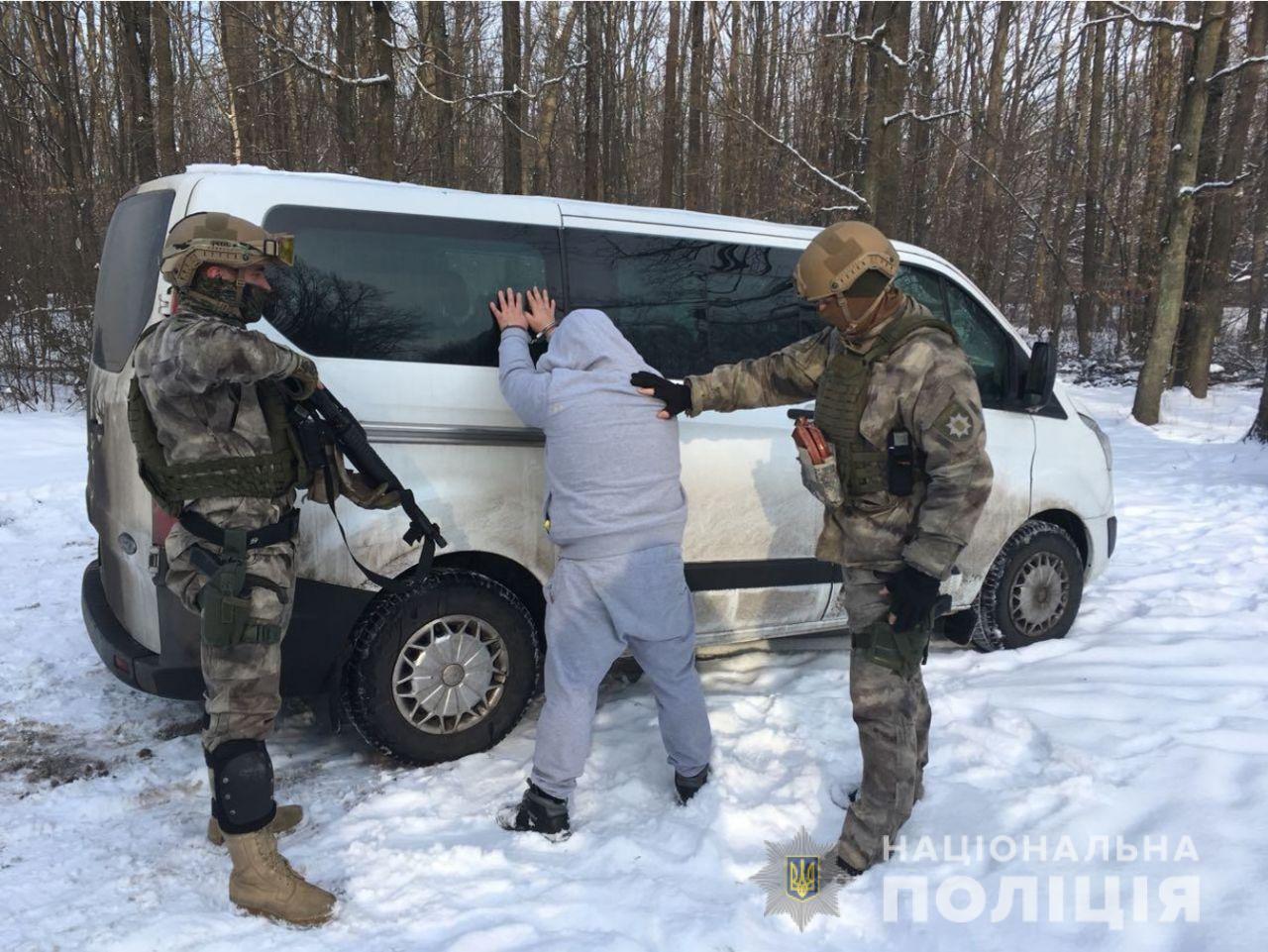 На Закарпатті затримали небезпечного злочинця На Закарпатті затримали небезпечного злочинця із Угорщини