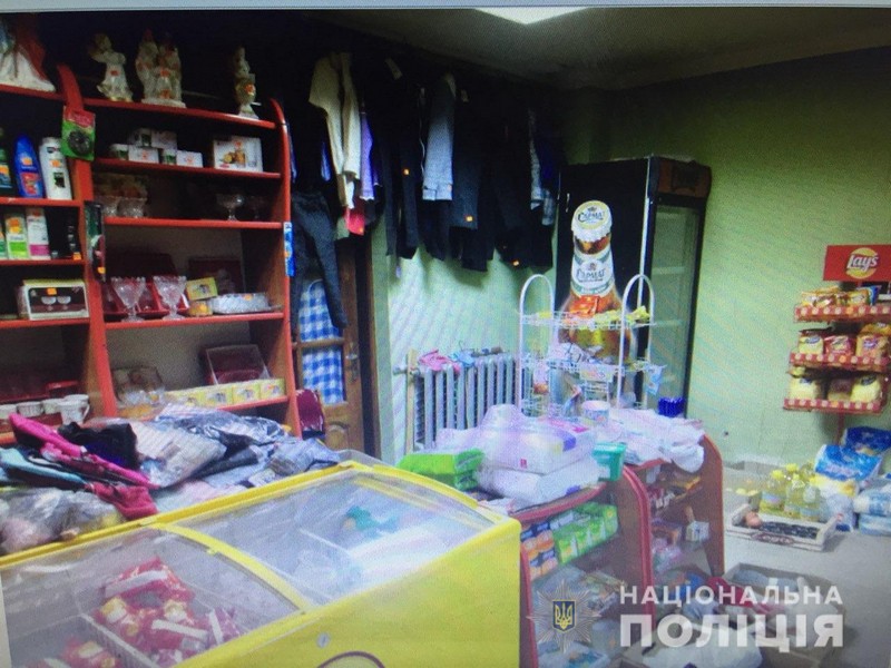 Чоловік із ножем у руках зайшов до магазину і погрожував продавчині Молодий чоловік із ножем у руках зайшов до магазину у селі Грушево і погрожував продавчині