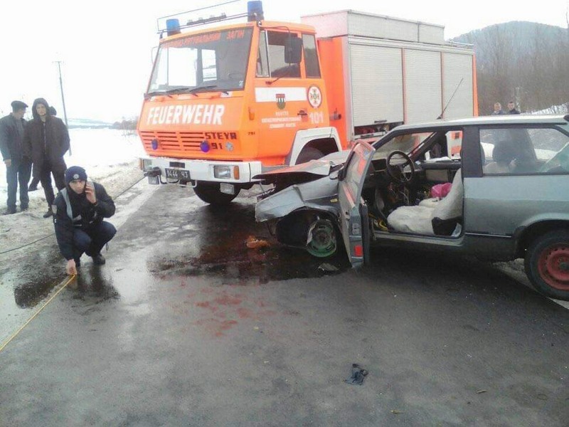 Через ДТП на Ужгородщині перекрили трасу "Київ-Чоп" Через ДТП на Ужгородщині сьогодні перекрили трасу "Київ-Чоп"