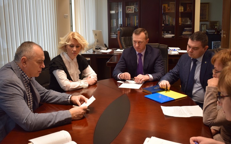 У школах Ужгорода сьогодні продовжили карантин У школах Ужгорода через ГРВІ сьогодні продовжили карантин