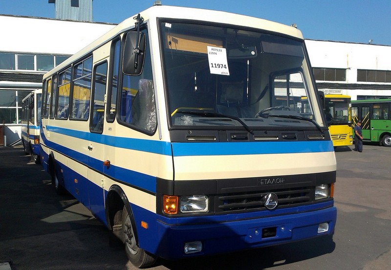 Мукачівське АТП знімає автобуси з деяких напрямків через погану дорогу Мукачівське АТП знімає автобуси з деяких напрямків через погані дороги в Закарпатській області