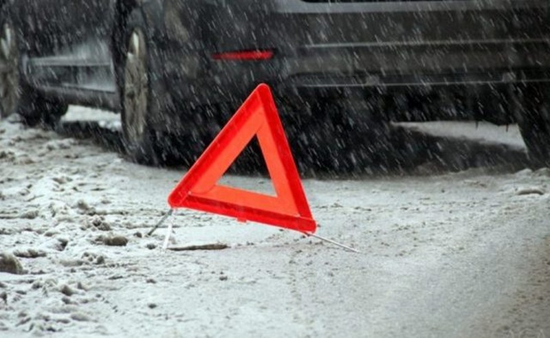 Закарпатці потрапили в ДТП. Автомобіль з’їхав у кювет і перекинувся Двоє закарпатців потрапили в ДТП біля села Бабина на Львівщині. Автомобіль Ауді з’їхав у кювет і перекинувся