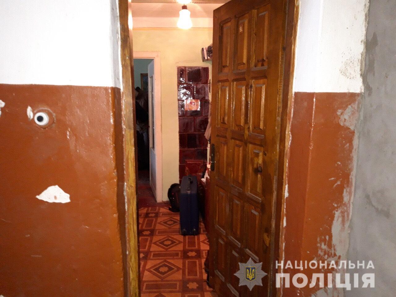 Озброєні чоловіки увірвалися у чужий дім і скоїли злочин Озброєні чоловіки у Виноградові увірвалися у чужий дім і пограбували іноземця