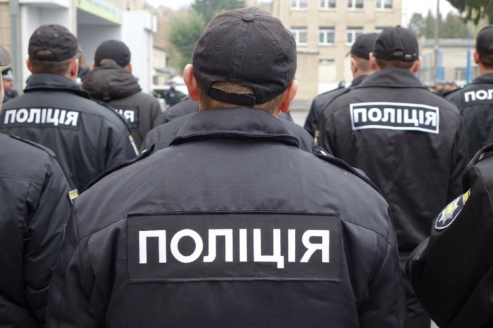 Колишнього поліцейського, який скоїв злочин, оголосили у розшук На Закарпатті колишнього поліцейського, який скоїв злочин, оголосили у розшук