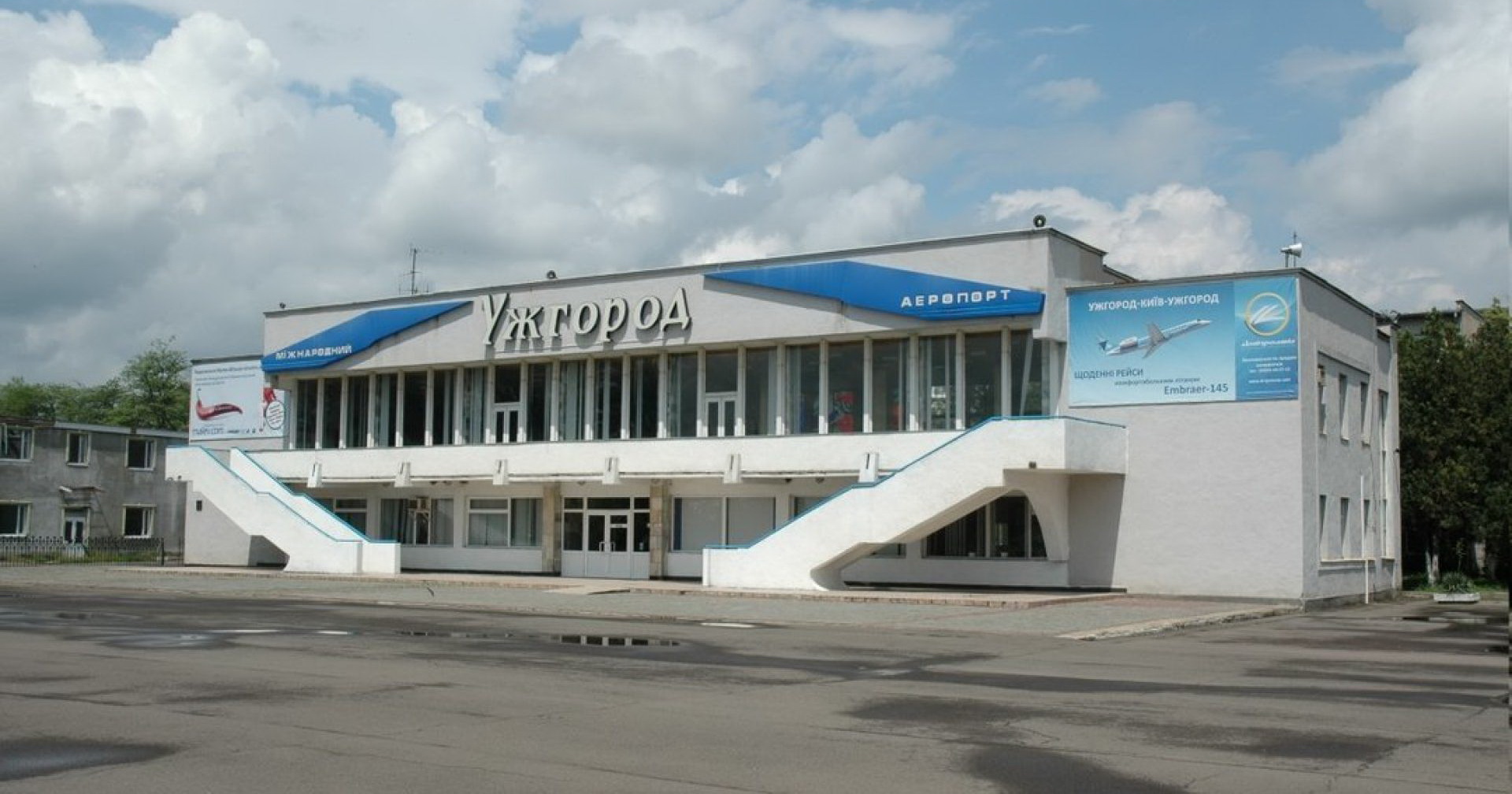 Міністр інфраструктури розповів, коли відновиться авіасполучення між Ужгородом та Києвом Міністр інфраструктури Володимир Омелян розповів, коли відновиться авіасполучення між Ужгородом та Києвом
