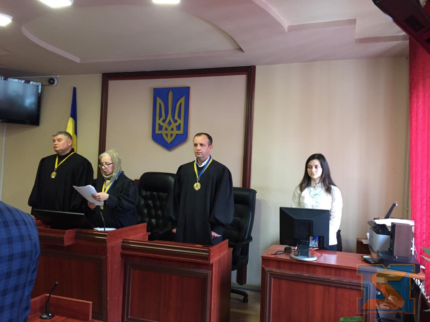Юнака, обвинуваченого у вбивстві товариша у Нижній Апші, залишили під вартою до квітня Підлітка з Нижньої Апші, обвинуваченого у вбивстві, залишили під вартою до квітня