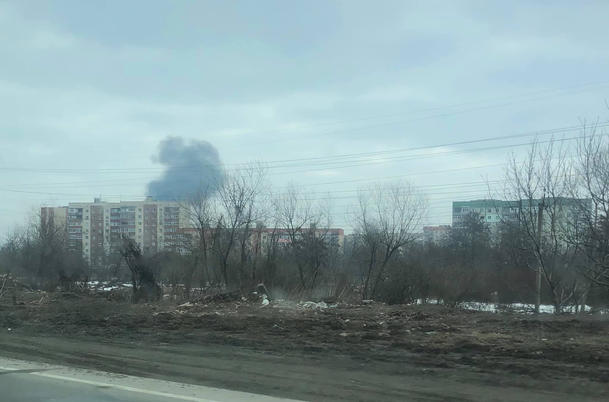 ФОТО: Іра Янцо У Мукачеві в мікрорайоні Росвигово пожежа: горить будівля