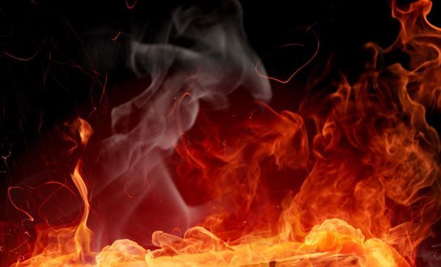 Двоє людей опинилися у вогняній пастці Двоє людей опинилися у вогняній пастці під час пожежі у Перечині