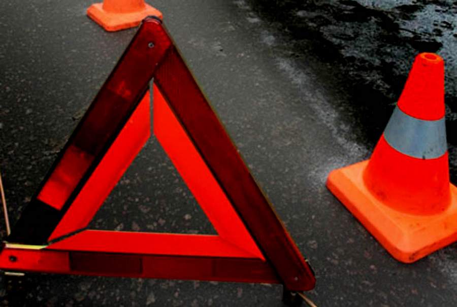 ДТП в Ужгороді: зіткнулись "BMW" та "Infinity" В Ужгороді зіткнулись "BMW" та "Infinity"