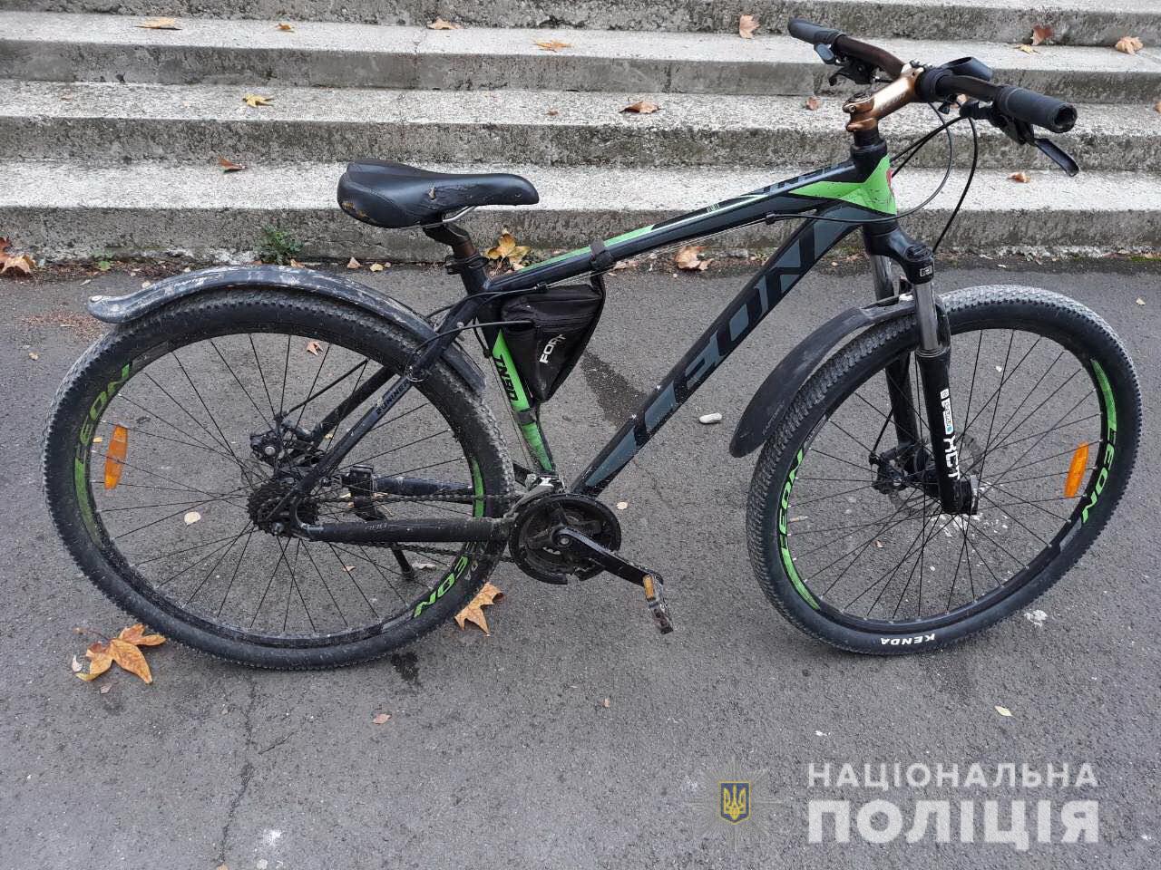 Поцупили гаманці, велосипед та сумочку: у поліції розповіли про кілька крадіжок Поліція розповіла про 4 крадіжки, які скоїли на Закарпатті