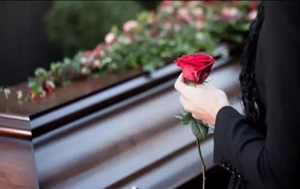 Сьогодні поховають 17-річного хлопця, життя якого забрав нещасний випадок На Закарпатті сьогодні поховають 17-річного хлопця із села Вільховиця, життя якого забрав нещасний випадок