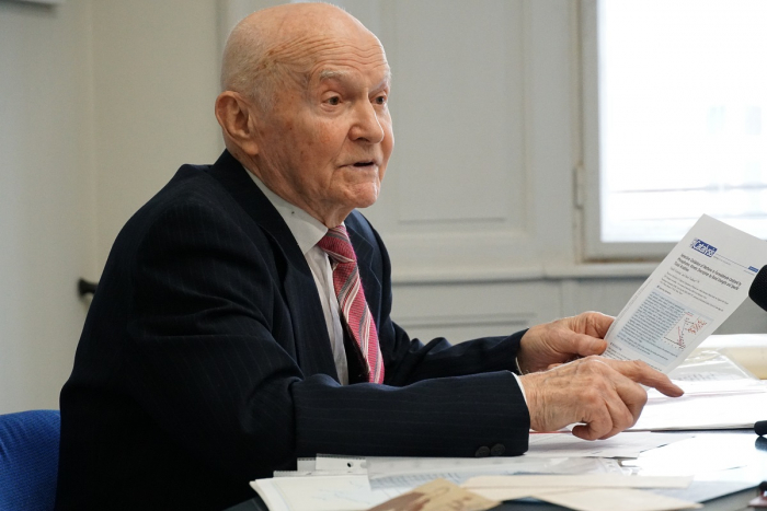 Унікальне відкриття представив професор УжНУ Унікальне відкриття представив професор УжНУ Василь Гомонай