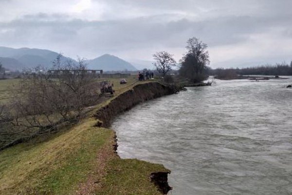 Цього року в області не будуватимуть дамби Цього року в Закарпатській області не будуватимуть нові дамби