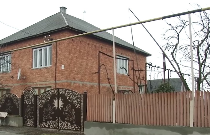 Як брат із сестрою стали ворогами: історія, яка трапилася на Мукачівщині У селі Нові Лучки, що на Мукачівщині, 9 років триває боротьба за будинок