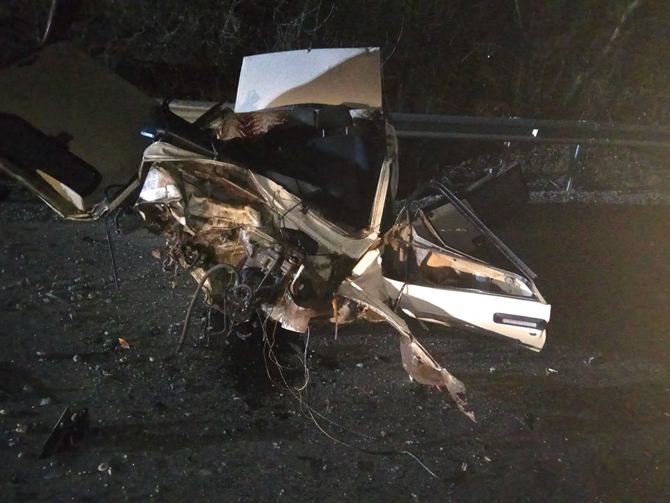 Із машини залишилася купа металобрухту: у поліції розповіли про смертельну аварію Із машини залишилася купа металобрухту: у поліції розповіли про смертельну аварію, яка сталася ввечері у Хусті