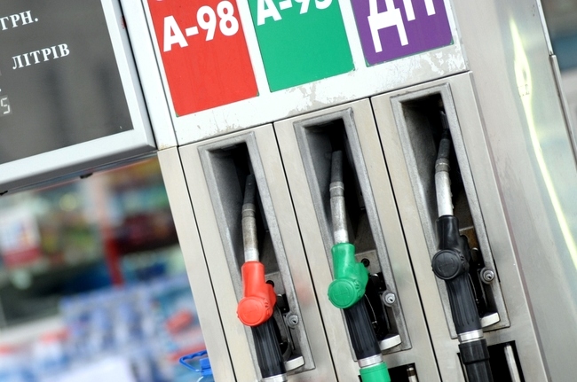 Бензин і автогаз відчутно подорожчають: озвучені терміни Із квітня в Україні здорожчає бензин та автогаз