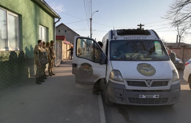 На Виноградівщині прощаються із загиблим військовим На Виноградівщині прощаються із загиблим військовим Робертом Шіпошем