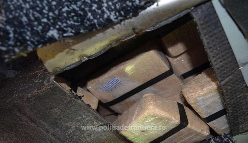 Прикордонники розповіли, чому пропустили через КПП авто, у якому було 84 кг наркотиків Прикордонники розповіли, чому пропустили через КПП "Солотвино-Сігету Мармацієй" авто, у якому було 84 кг героїну
