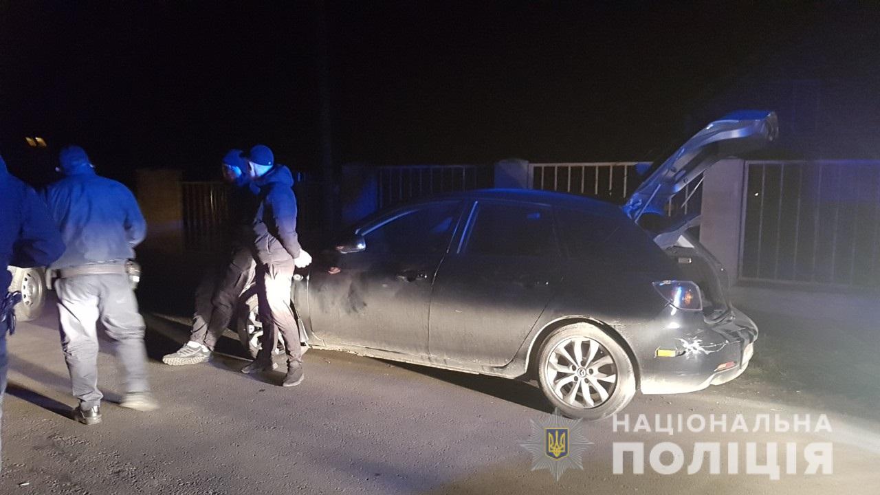 Зв’язали руки, одягли пакет на голову і закрили у багажнику: на Закарпатті викрали хлопця Зв’язали руки, одягли пакет на голову і закрили у багажнику: на Ужгородщині викрали 26-річного хлопця