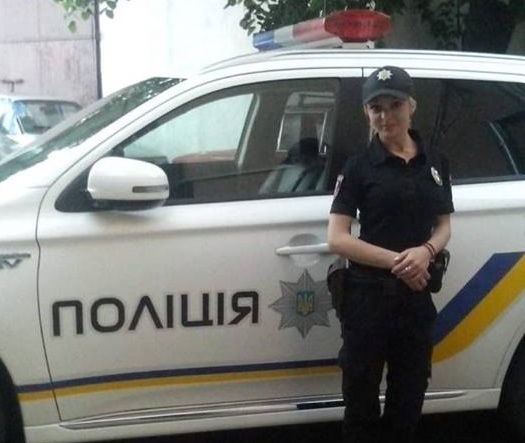 Смерть за дивних обставин: родичі дівчини-поліцейської вперше оприлюднили моторошні фото її тіла Смерть за дивних обставин: родичі дівчини-поліцейської вперше оприлюднили моторошні фото її тіла