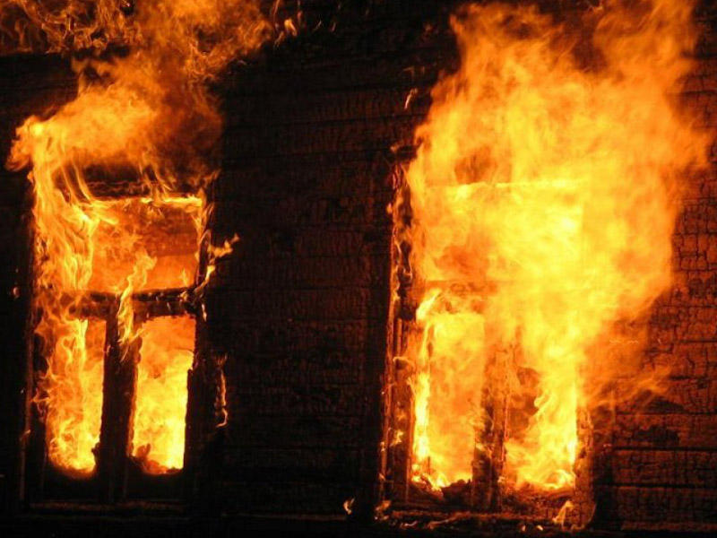 На Мукачівщині вчора горів будинок У селі Дерцен, що на Мукачівщині, вчора горів будинок