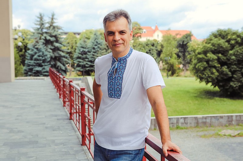Письменник Олександр Гаврош презентував новий роман Письменник Олександр Гаврош презентував в Ужгороді новий роман Донос