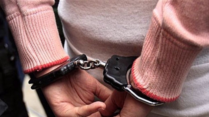 Молода закарпатка обкрадала магазин Молода закарпатка триичі обкрадала магазин в Іршаві