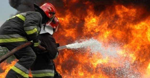 У Буштині серед ночі загорілася літня кухня У селищі Буштино серед ночі загорілася літня кухня