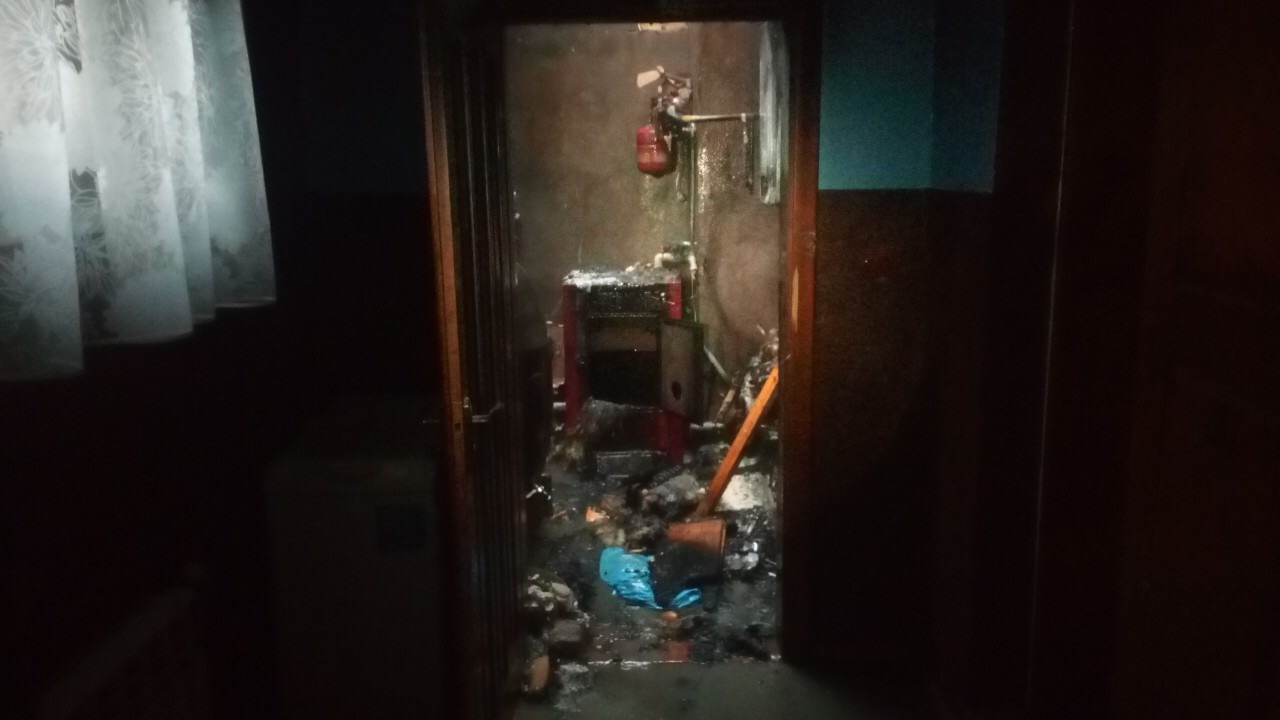 Впродовж вихідних горіли два житлові будинки Впродовж вихідних на Закарпатті горіли два житлові будинки
