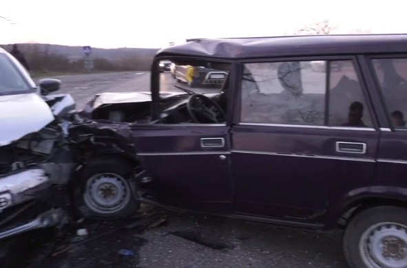 Мукачівець, будучи п’яним, вкрав автомобіль і скоїв на ньому ДТП Водій, який вчора спричинив ДТП, був сильно п’яний і до цього вкрав автомобіль