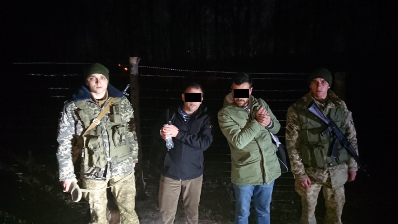 На Ужгородщині вночі затримали трьох нелегалів На Ужгородщині сьогодні вночі затримали трьох нелегалів
