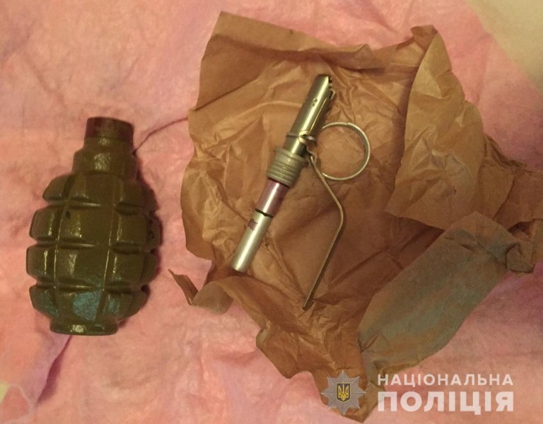 У помешканні мукачівця виявили небезпечну знахідку У помешканні мукачівця виявили бойову гранату
