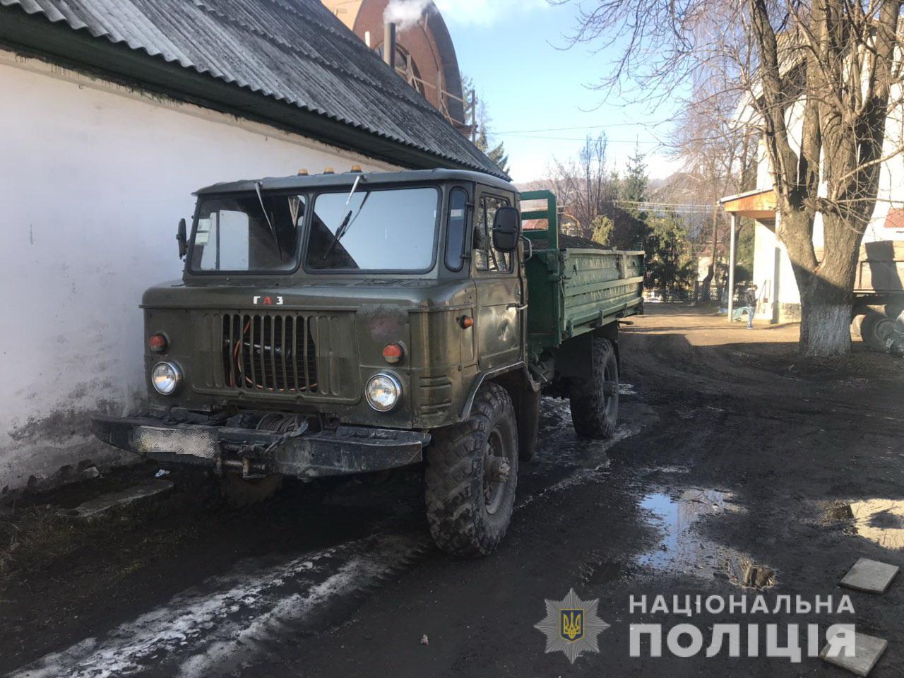 Поліція зупинила автомобіль «ГАЗ», який перевозив вантаж без документів У Дубовому поліція зупинила автомобіль «ГАЗ», який перевозив вантаж без документів