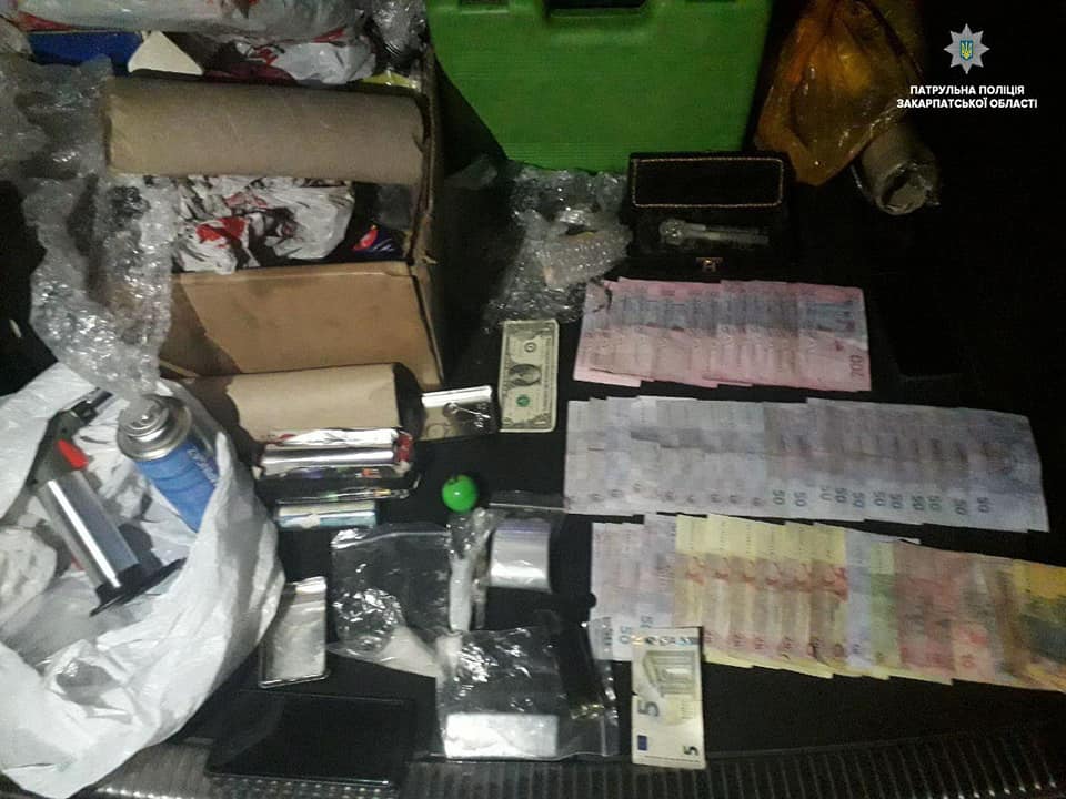 В Ужгороді патрульні затримали чоловіків, які, ймовірно, виготовляли наркотики Ужгородські поліцейські затримали чоловіків, які, ймовірно, виготовляли наркотики