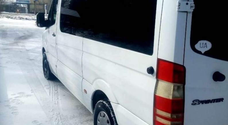 Мікроавтобус потрапив у ДТП: постраждали пасажири Мікроавтобус Ясіня–Ужгород потрапив у ДТП: постраждали пасажири