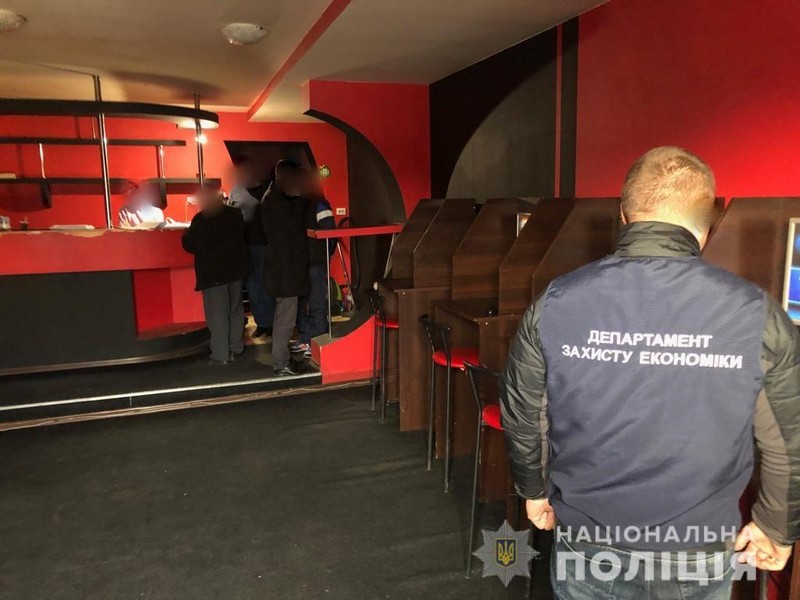 В області викрили злочинну групу, яка 4 роки здійснювала незаконну діяльність У Закарпатській області викрили злочинну групу, яка 4 роки надавала послуги у сфері грального бізнесу
