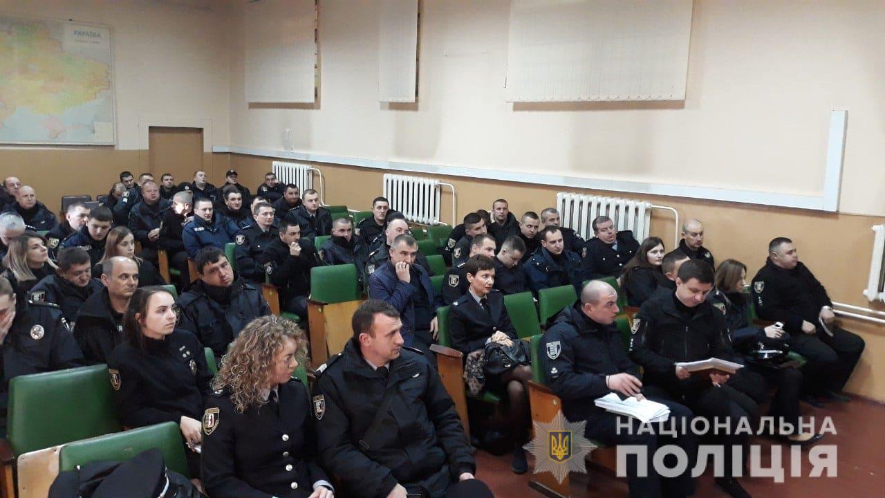 Поліція заступила на охорону виборчих дільниць Поліція 29 березня заступила на охорону виборчих дільниць