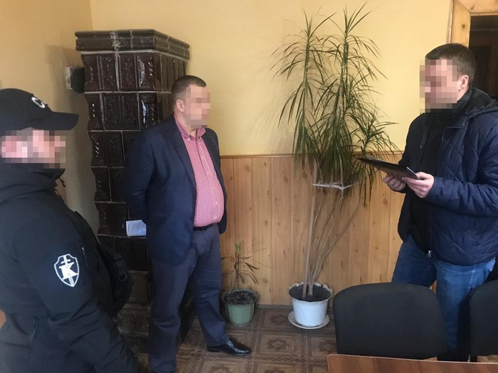 СБУ викрила на хабарі закарпатського суддю На Закарпатті СБУ викрила на хабарі суддю Рахівського районного суду