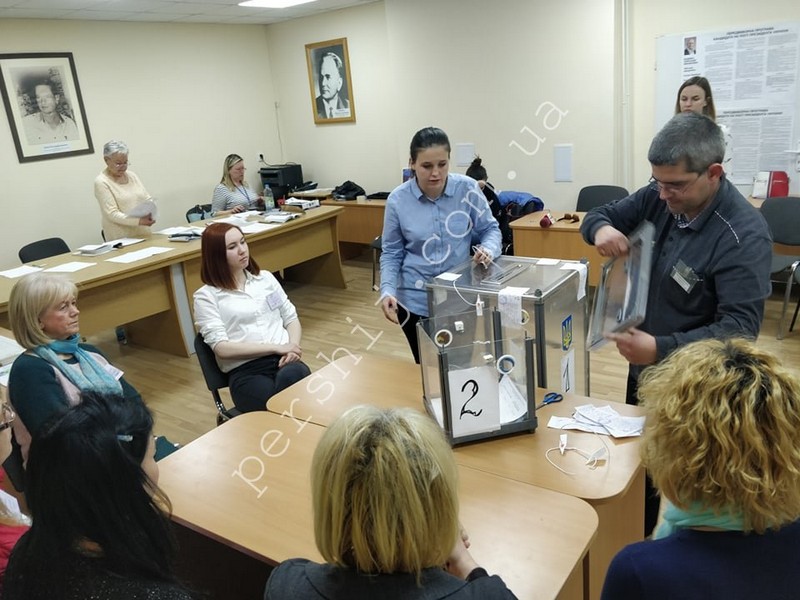 На найменшій виборчій дільниці Ужгорода вже підрахували голоси На найменшій виборчій дільниці Ужгорода – у пологовому будинку, вже підрахували голоси