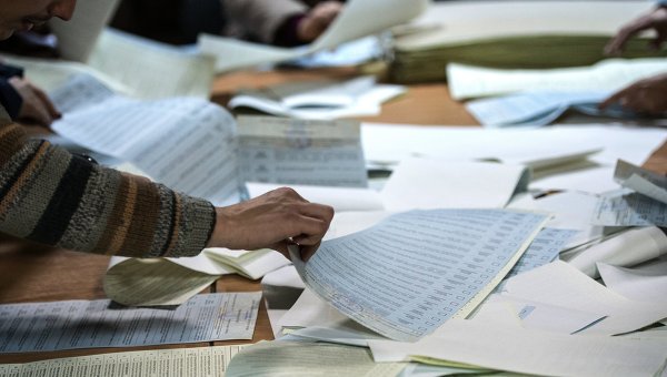У штабі Тимошенко паралельно підраховують голоси: вона – друга У штабі Тимошенко паралельно підраховують голоси: Вона – друга
